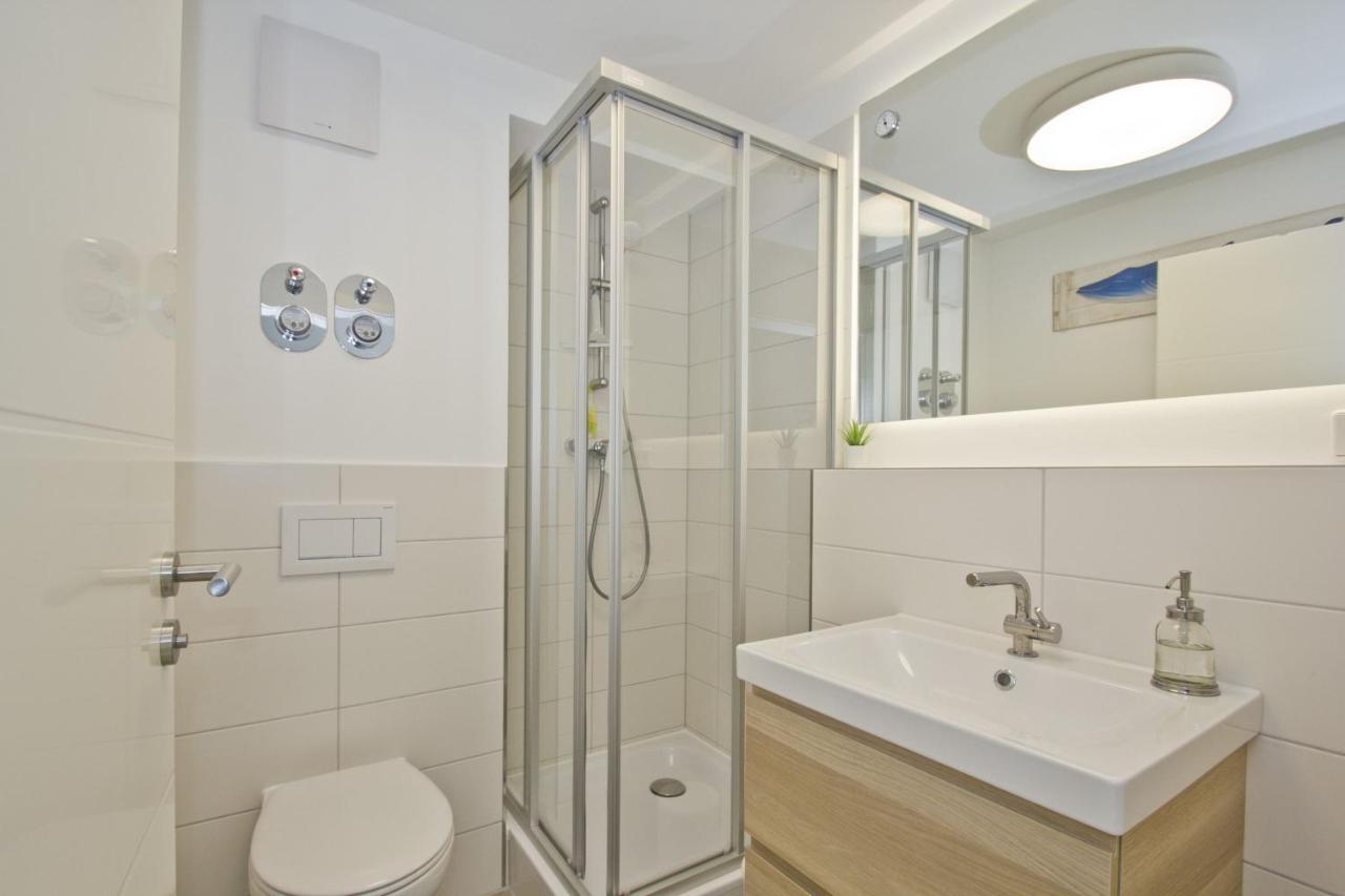 Ferienwohnung Mit Balkon Und Meerblick - Ferienresidenz Zwei Bodden Fewo 1-4 Lietzow Exterior foto